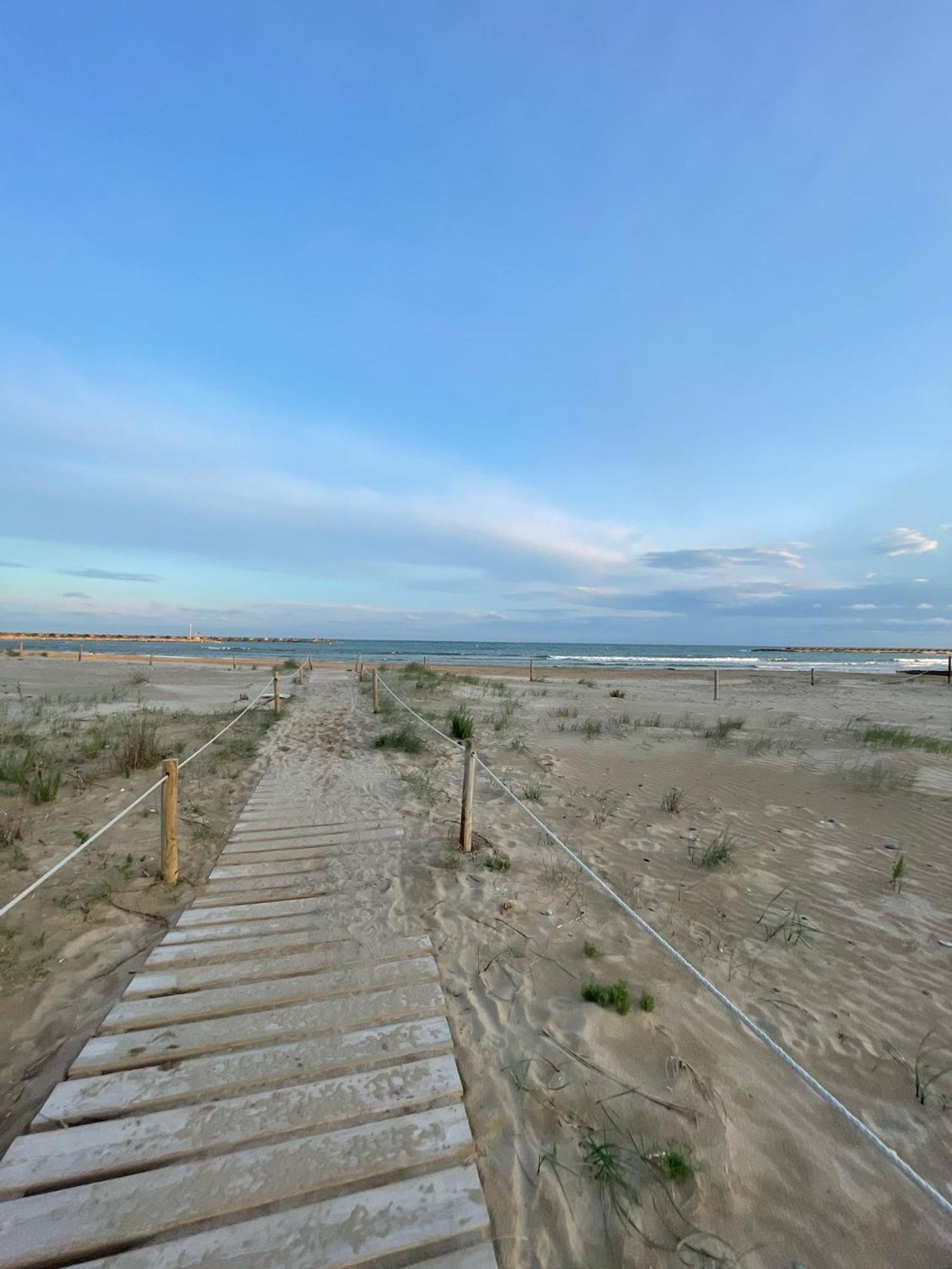 Villa Casita Unifamiliar Junto Al Mar Cunit Esterno foto